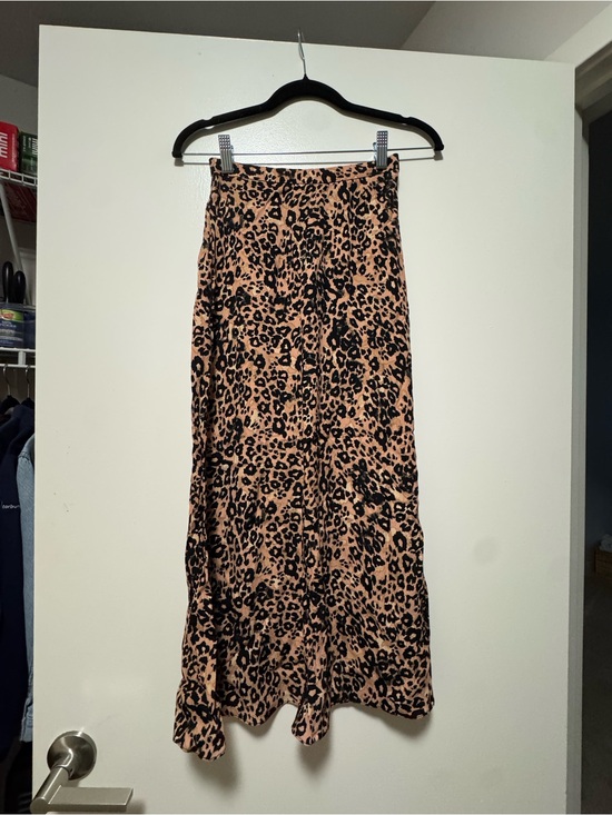 Wilfred Dresses & Skirts - Aritzia Wilfred Leopard-Print Peach and Black Maxi Skirt